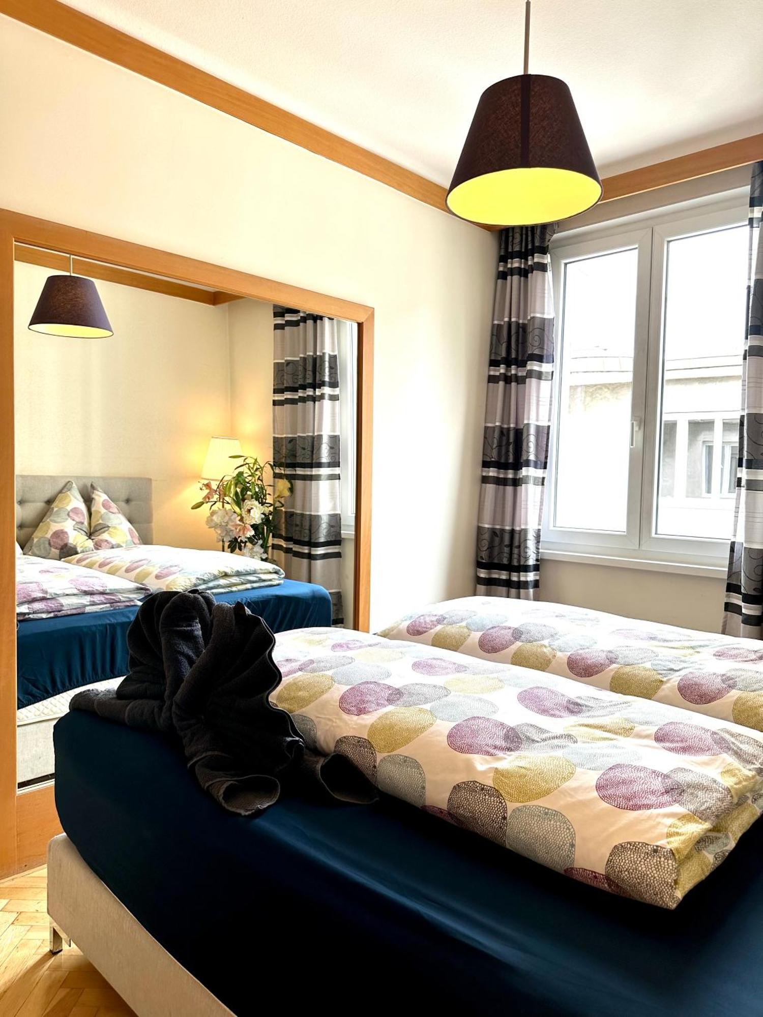 Center Apartment With 360° Rooftop Wien Exteriör bild