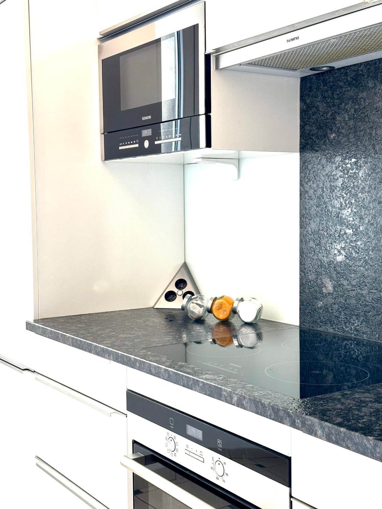 Center Apartment With 360° Rooftop Wien Exteriör bild