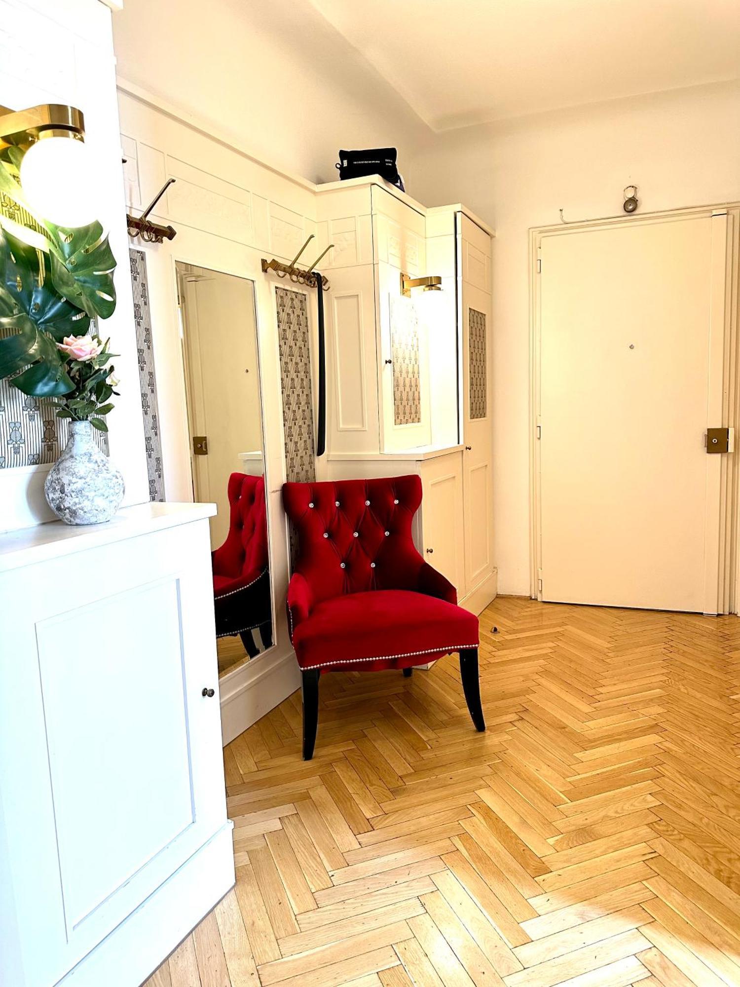 Center Apartment With 360° Rooftop Wien Exteriör bild