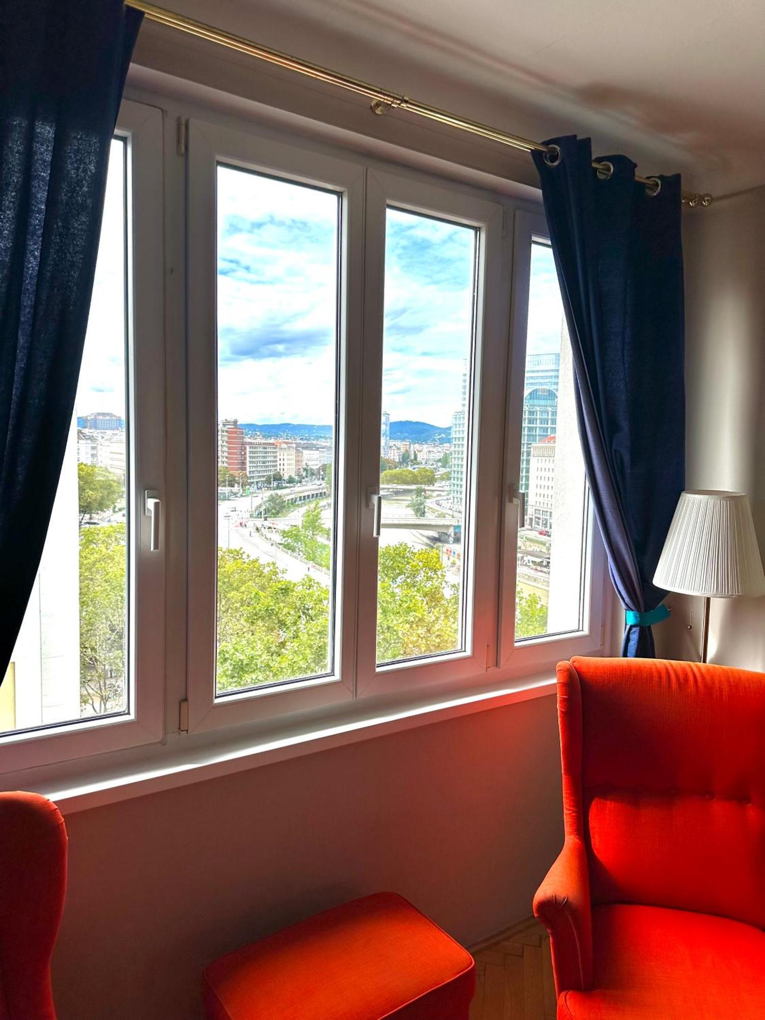 Center Apartment With 360° Rooftop Wien Exteriör bild